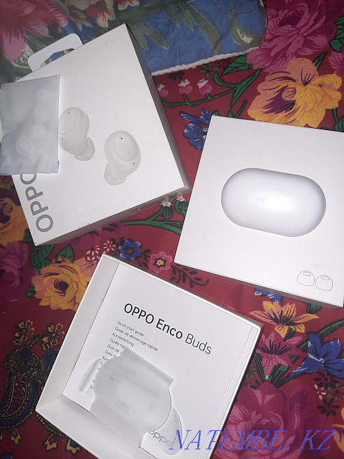 Oppo Enco W12 headphones  - photo 2