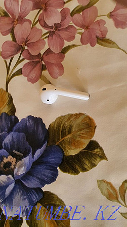 Sell left ear and right ear from Airpods 2 Astana - photo 5