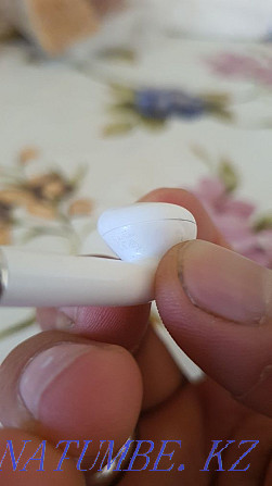 Sell left ear and right ear from Airpods 2 Astana - photo 1