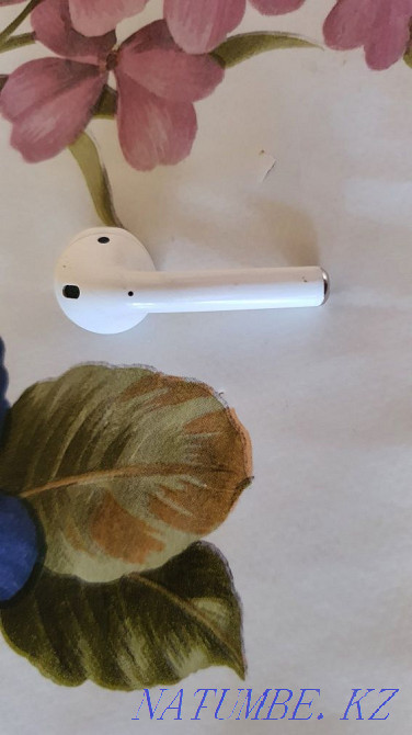 Sell left ear and right ear from Airpods 2 Astana - photo 2