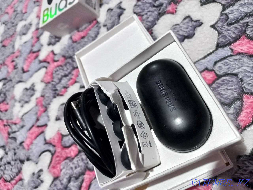 buds samsung case Taraz - photo 2