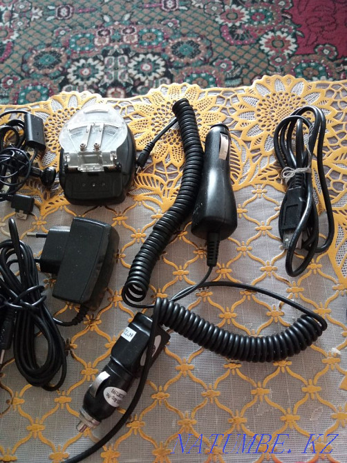 Зарядки, шнуры, наушники и др. Бу и новое. Есик - изображение 4