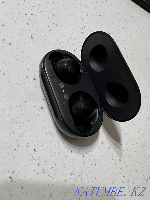 Беспроводные наушники Samsung Galaxy Buds E5E0 Астана - изображение 1