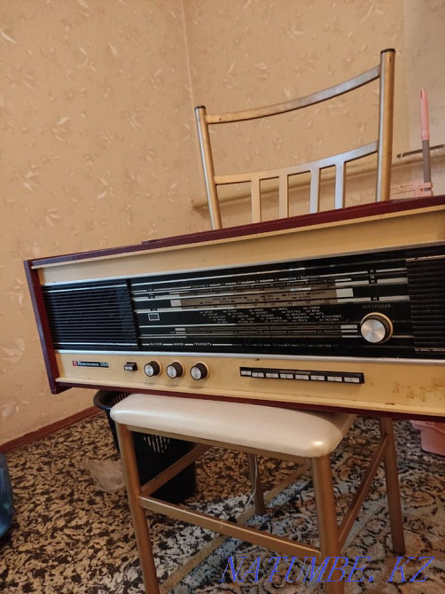 Sell radiola  - photo 1