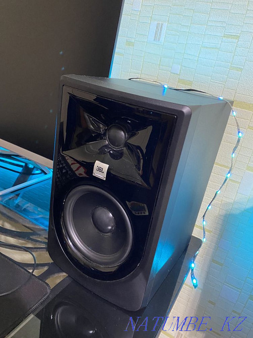 JBL 305P MKII пара Актау - изображение 4