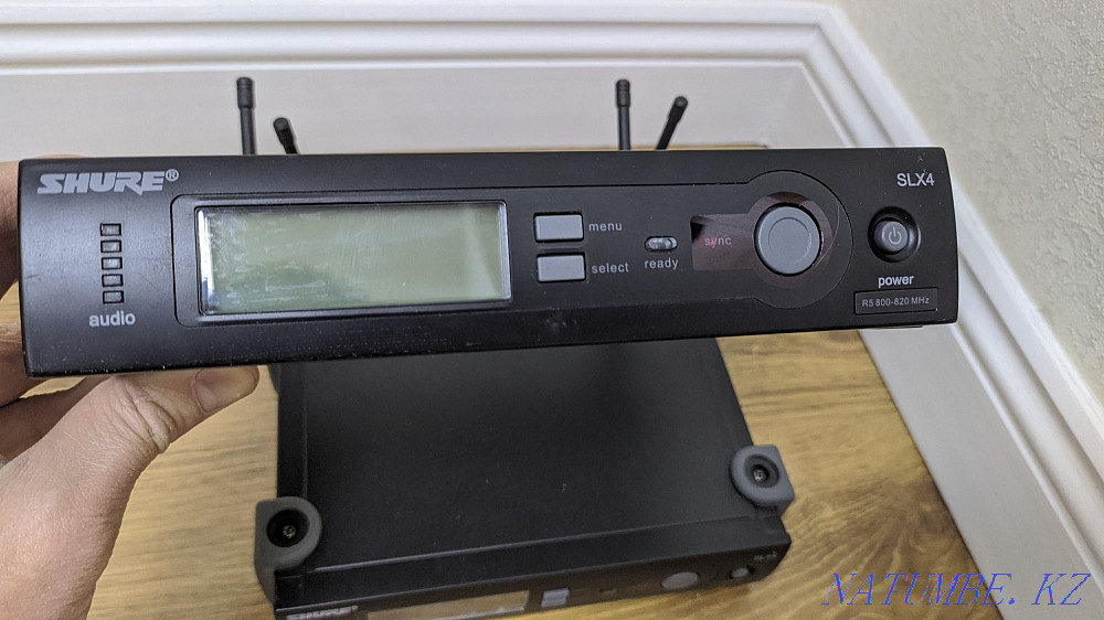 Shure SLX4-R5 Wireless Microphone Receiver Astana - photo 1