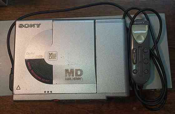 продам портативный записывающий минидиск Sony MZ-R37 .made in Japan Астана