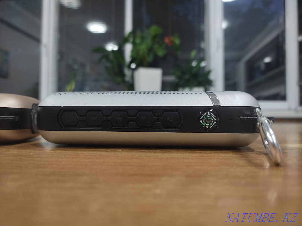 Походные колонки к компасом и фонарём. Портативная колонка. Kaspi Red. Алматы - изображение 2