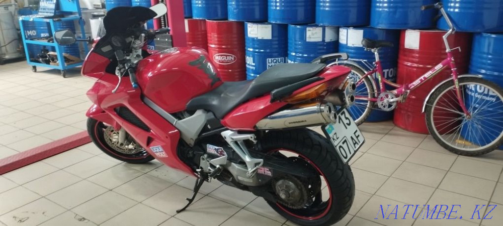 Продается Honda vfr 800 Уральск - изображение 2