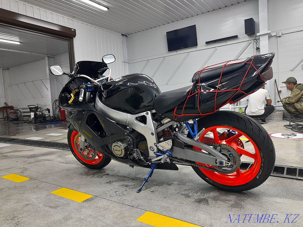 Honda sbr919rr motorcycle for sale or exchange for a foreign car Ust-Kamenogorsk - photo 8
