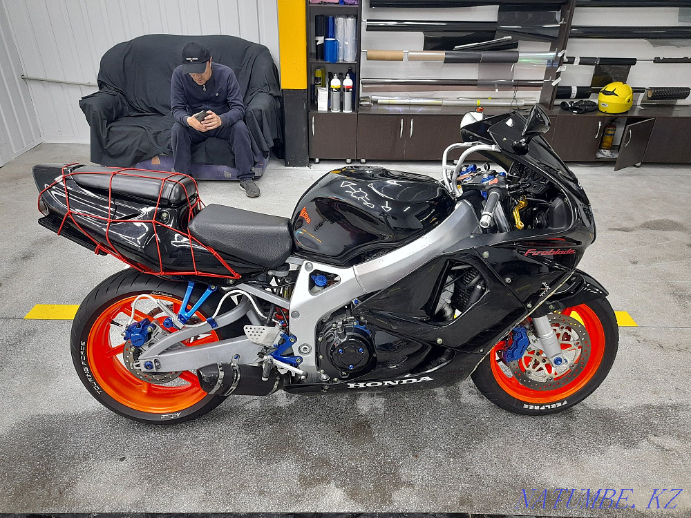 Honda sbr919rr motorcycle for sale or exchange for a foreign car Ust-Kamenogorsk - photo 7