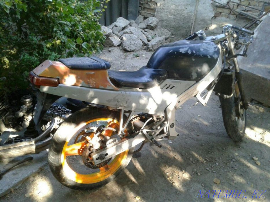 Honda cbr 250 бөлшектелген күйдегі мотоцикл сатамын Байзак - изображение 1