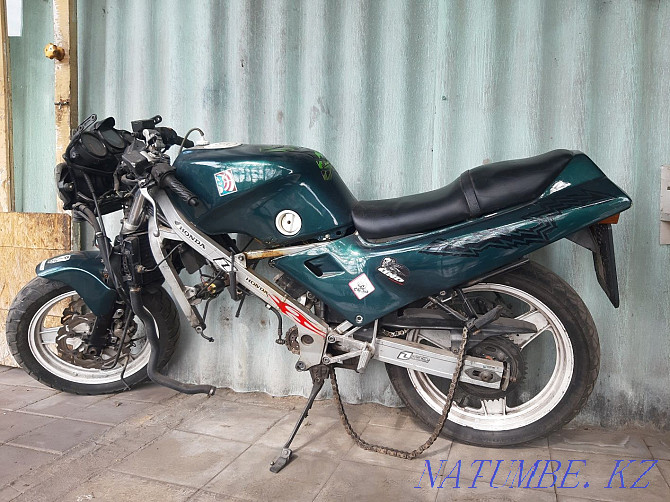 销售本田 VFR 400 Кокпекты - photo 4