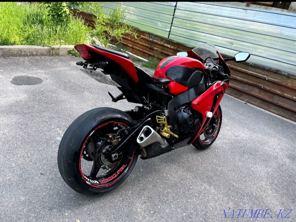 Спортбайк Honda CBR 1000 RR SC59 ABS Усть-Каменогорск - изображение 5