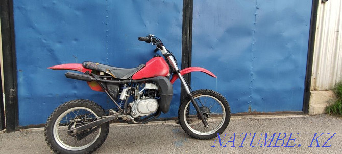 Продам мотоцикл марки (Honda cr80) Каскелен - изображение 3