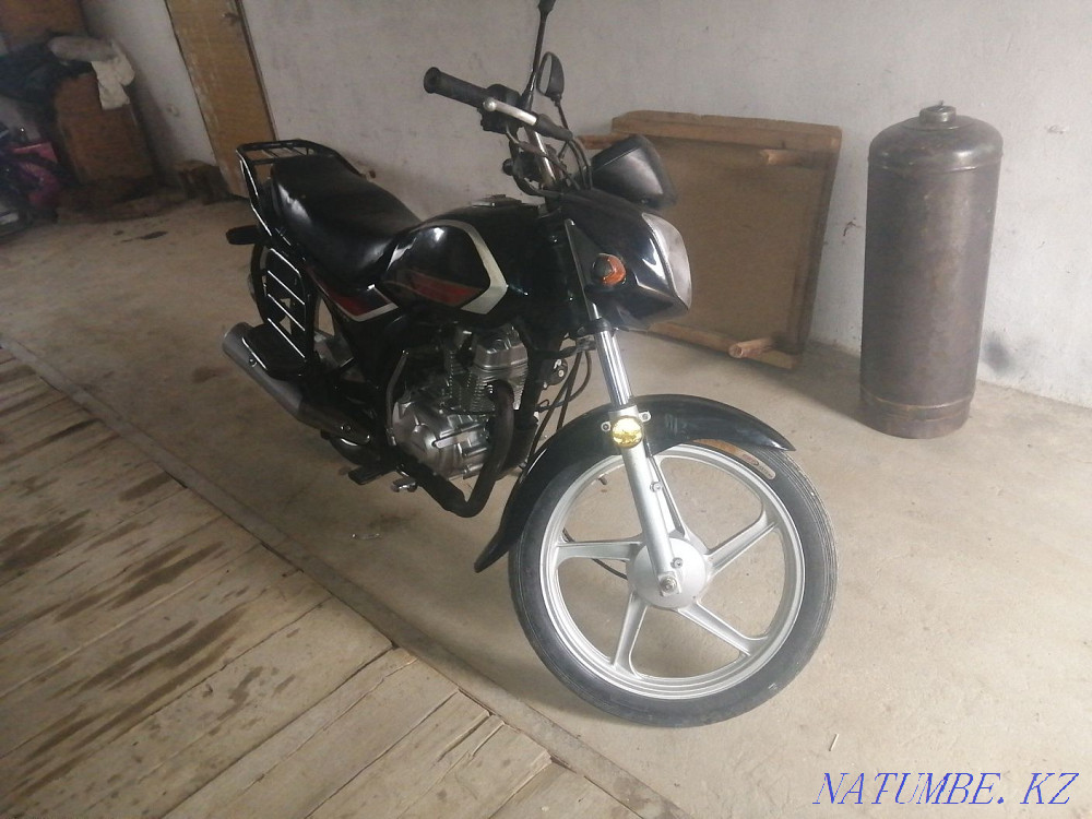 Motorcycle Honda 150 cc  - photo 2