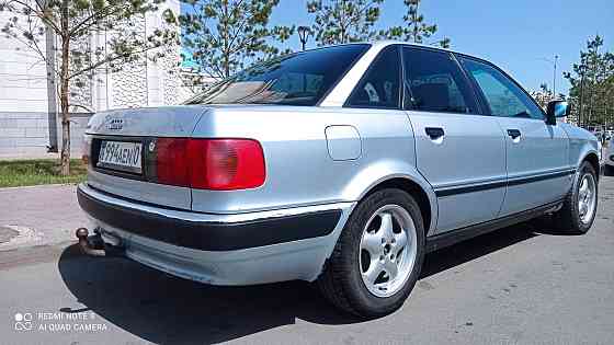 Audi 80    года Астана