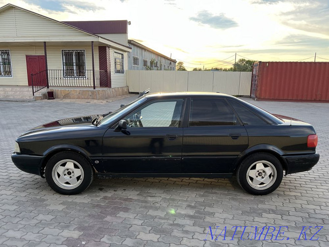 Audi 80    года Осакаровка - изображение 4