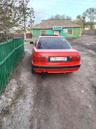 Audi 80    года Makinsk