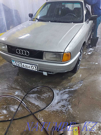 Audi 80    года Красный яр - изображение 1