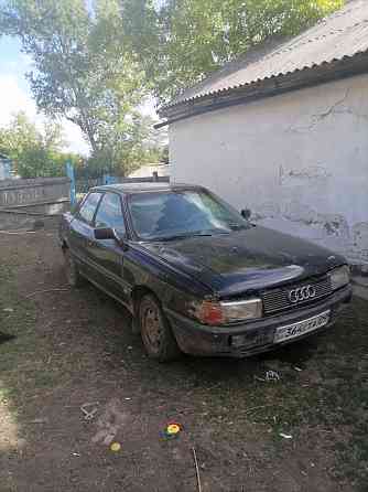 Audi 80    года 