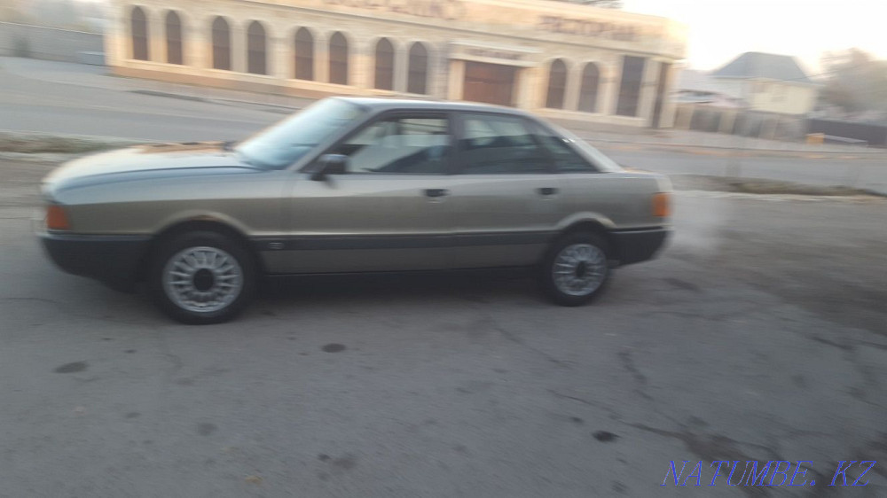 Audi 80    года Боралдай - изображение 4