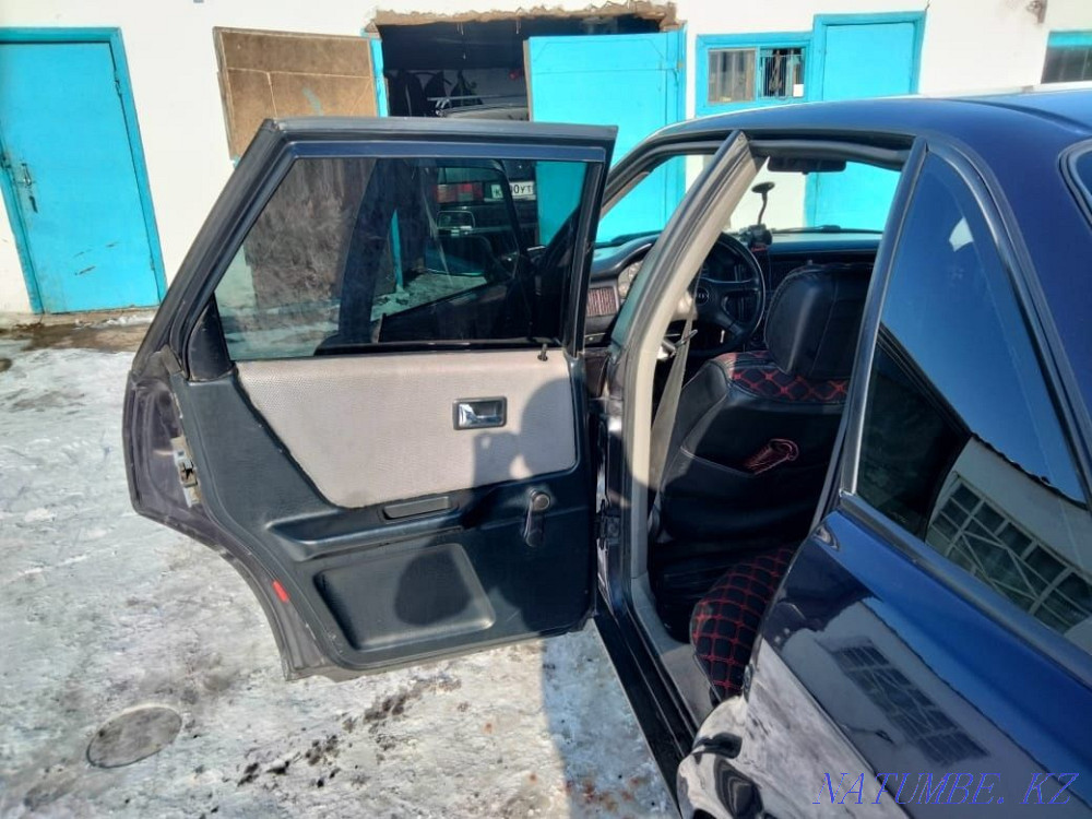 Audi 80    года Аркалык - изображение 6