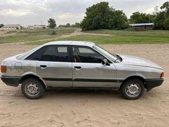 Audi 80    года Semey