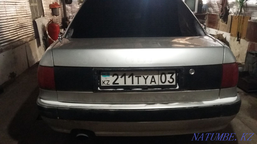 Audi 80    года Акбулак - изображение 1
