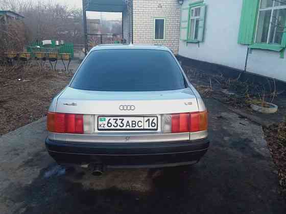 Audi 80    года  отбасы 