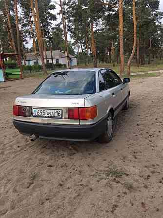 Audi 80    года  отбасы 