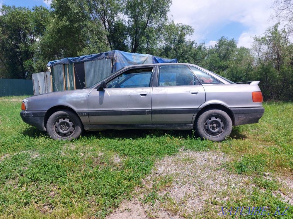 Audi 80    года Есик - изображение 3