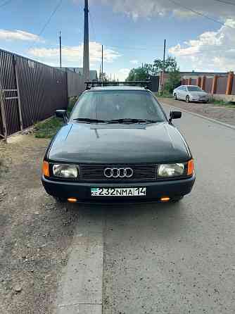 Audi 80    года 