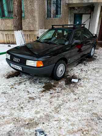 Audi 80    года 