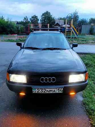 Audi 80    года 