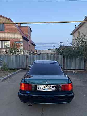 Audi 80    года 