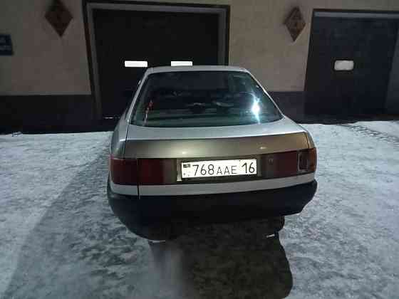 Audi 80    года Semey