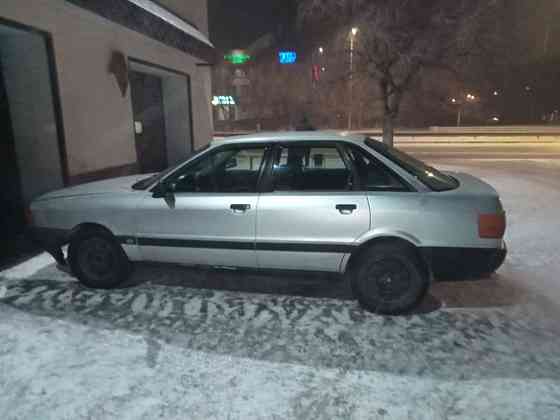 Audi 80    года Semey