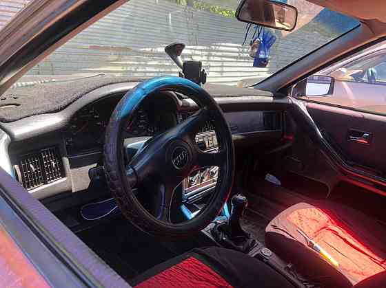 Audi 80    года Актау