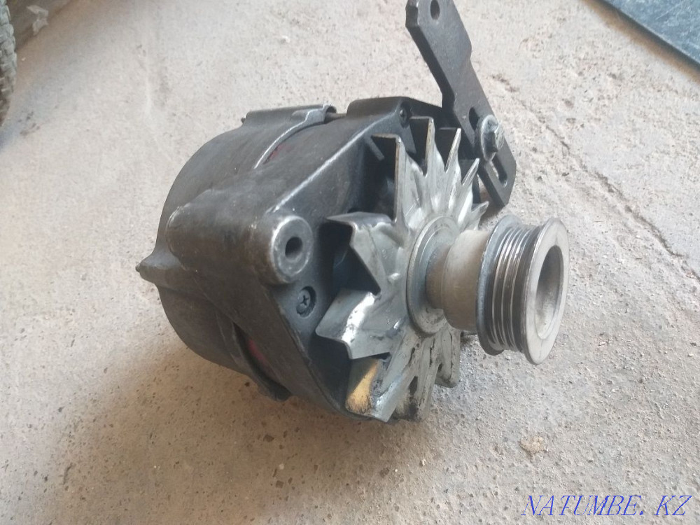 Audi '80  Орал - изображение 4