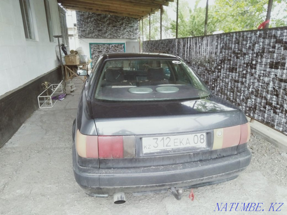 Audi 80    года  - изображение 1