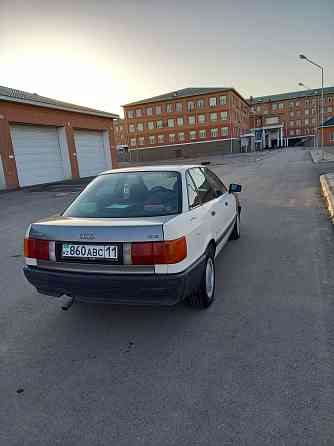 Audi 80    года Алмалы
