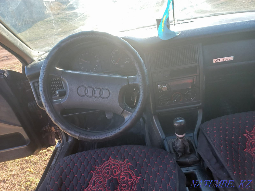 Audi 80    года  - изображение 5