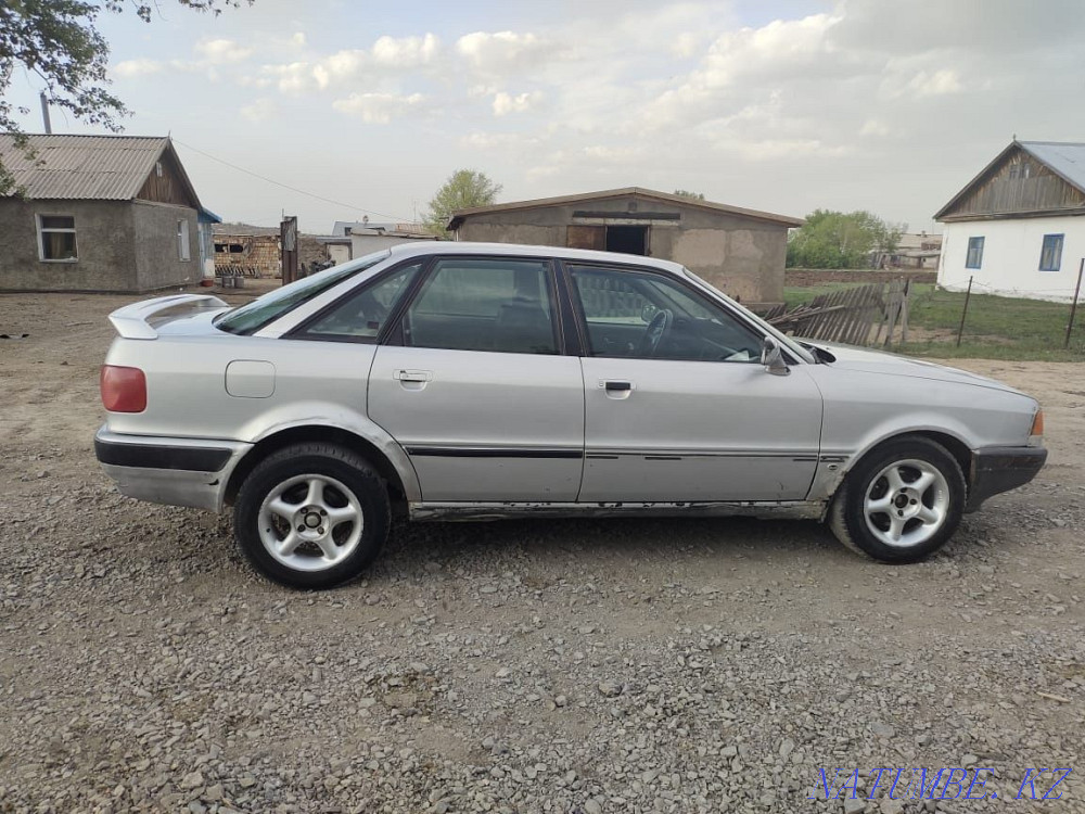 Audi 80    года  - изображение 2