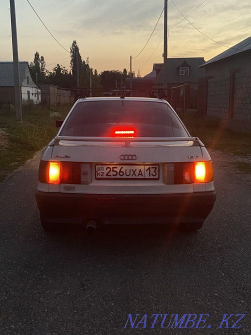 Audi 80    года  - изображение 2