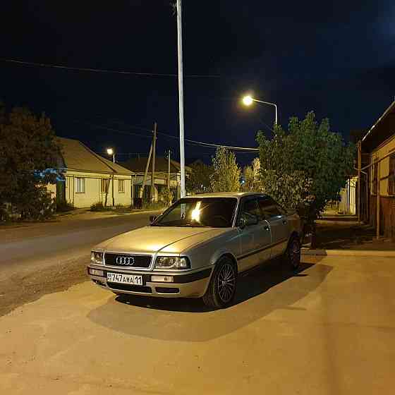 Audi 80    года Муратбаев