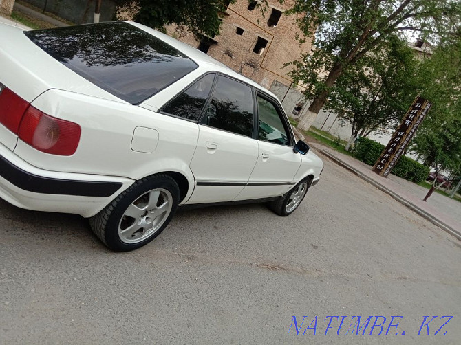 Audi 80    года Тараз - изображение 1