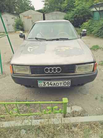 Audi 80    года Taraz