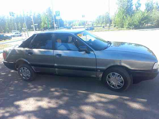 Audi 80    года Астана