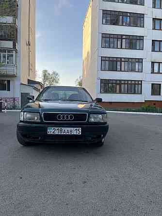 Audi 80    года Астана